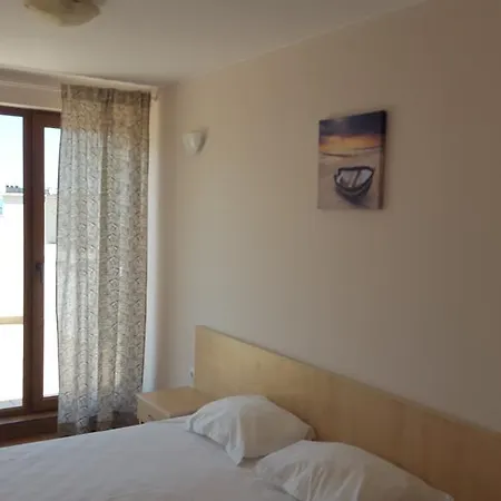 Bukor Shtepi Lux 公寓