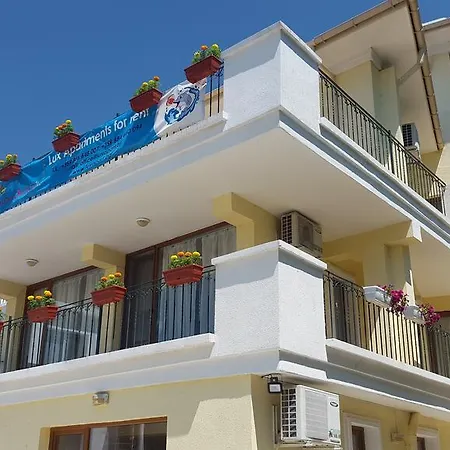 Bukor Shtepi Lux * 巴尔奇克