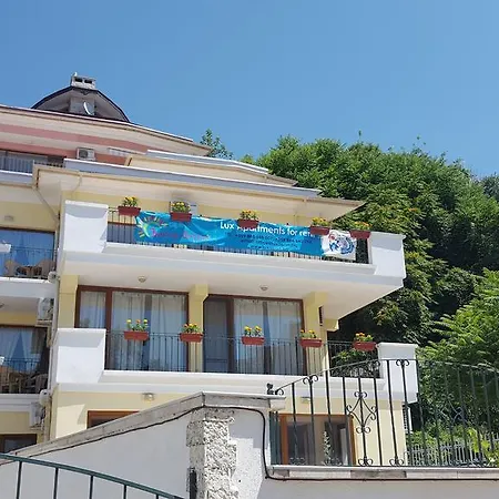 Bukor Shtepi Lux 公寓 巴尔奇克